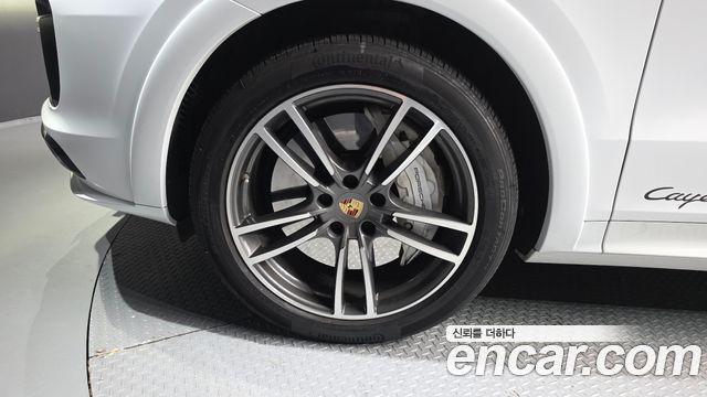Porsche Cayenne 2023 — photo 5