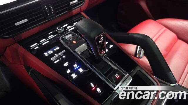 Porsche Cayenne 2023 — photo 9