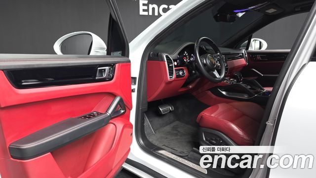 Porsche Cayenne 2023 — photo 10