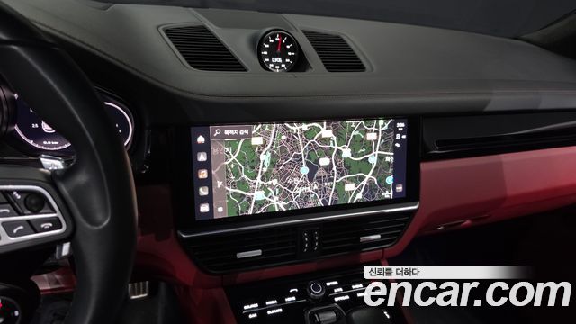 Porsche Cayenne 2023 — photo 14
