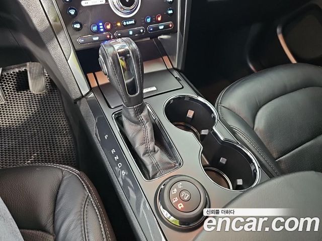 Ford Explorer 2019 — photo 8