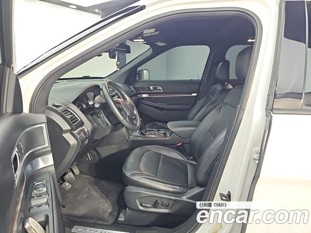 Ford Explorer 2019 — photo 11