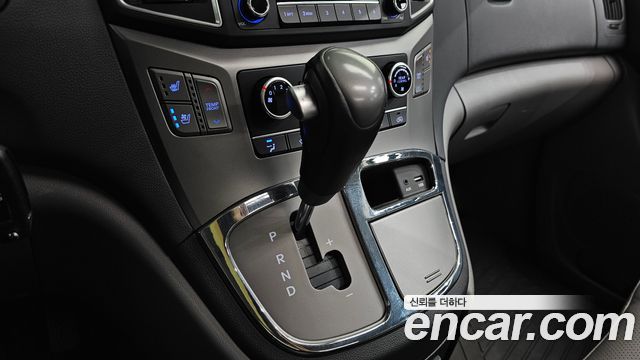 Hyundai Starex 2019 — photo 9