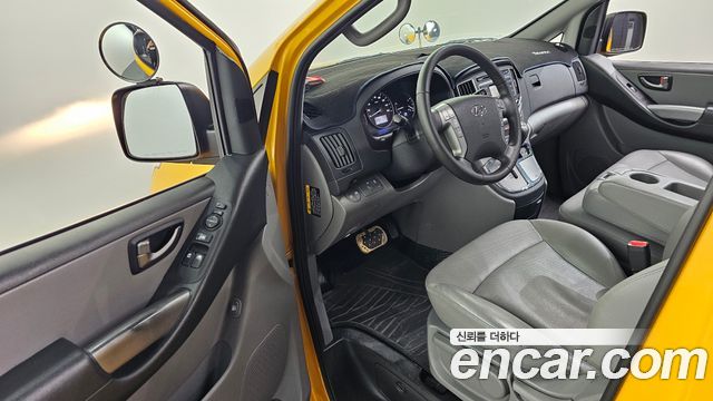 Hyundai Starex 2019 — photo 10