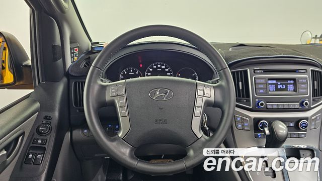 Hyundai Starex 2019 — photo 15