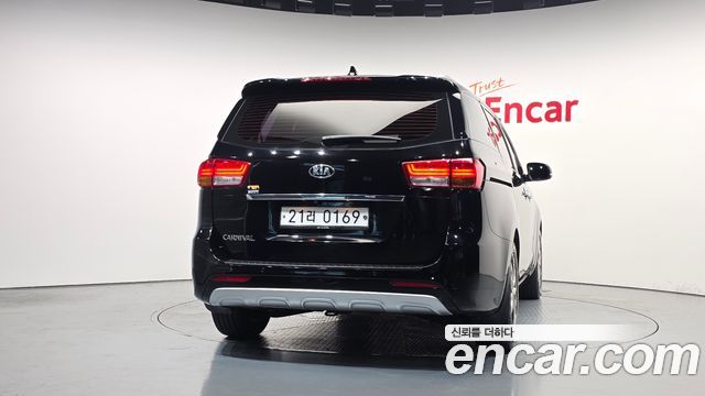 Kia Canival 2017 — photo 4
