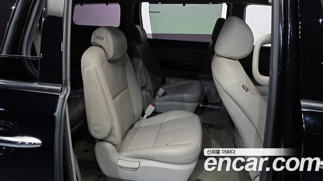 Kia Canival 2017 — photo 18