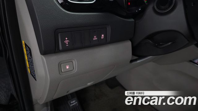 Kia Canival 2017 — photo 20