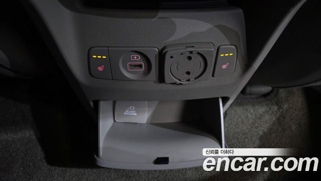 Kia Canival 2017 — photo 25