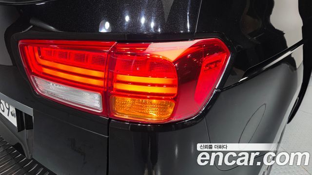 Kia Canival 2017 — photo 9