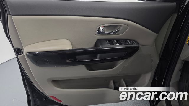 Kia Canival 2017 — photo 14