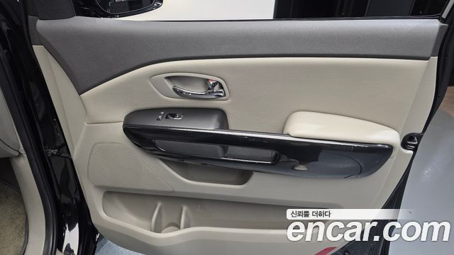 Kia Canival 2017 — photo 15