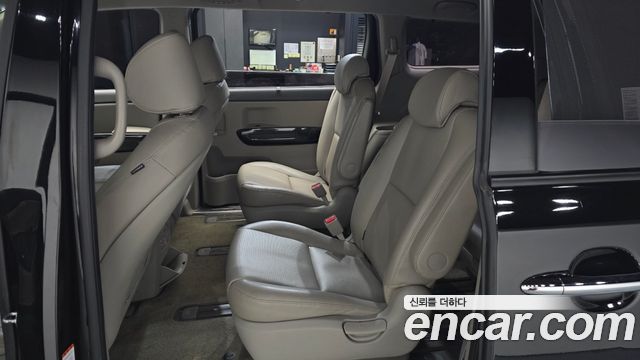 Kia Canival 2017 — photo 16