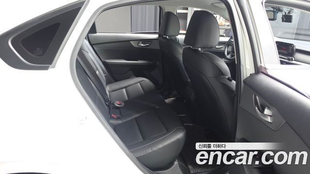 Kia K3 2019 — photo 17