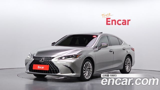 Lexus ES 2023 — photo 1