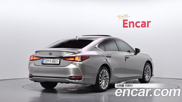 Lexus ES 2023 — photo 2