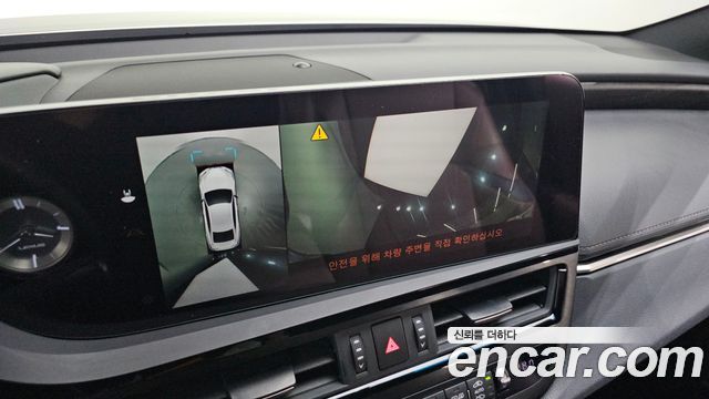 Lexus ES 2023 — photo 19