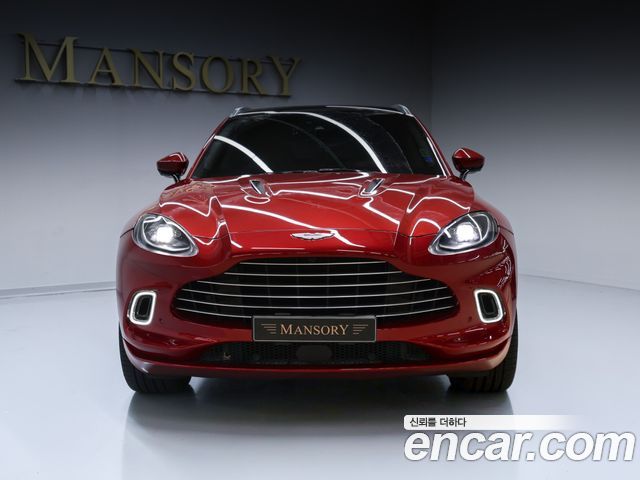 Aston Martin DBX 2021 — photo 2