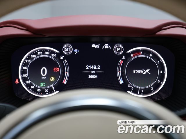 Aston Martin DBX 2021 — photo 15