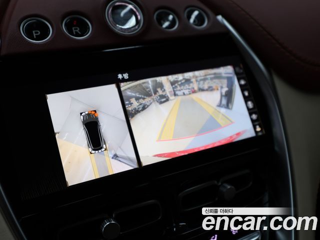 Aston Martin DBX 2021 — photo 17