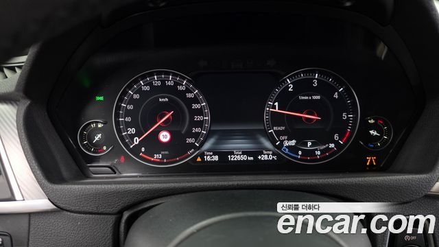 BMW 3-Series 2018 — photo 11