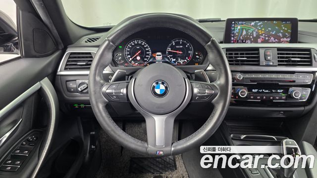 BMW 3-Series 2018 — photo 19