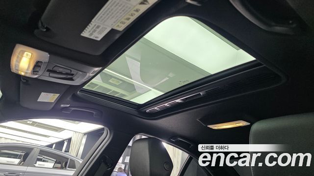 BMW 3-Series 2018 — photo 24