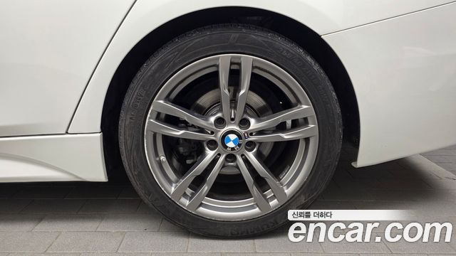 BMW 3-Series 2018 — photo 7