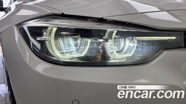 BMW 3-Series 2018 — photo 8