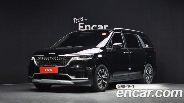 Kia Canival 2023 — photo 1