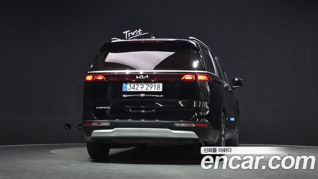 Kia Canival 2023 — photo 4