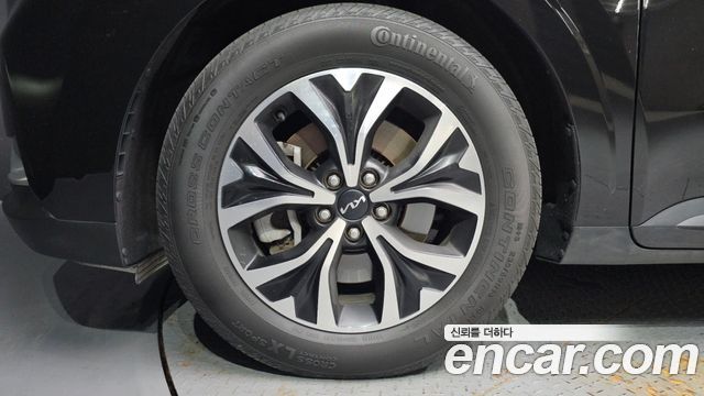 Kia Canival 2023 — photo 5