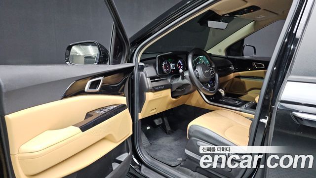 Kia Canival 2023 — photo 10