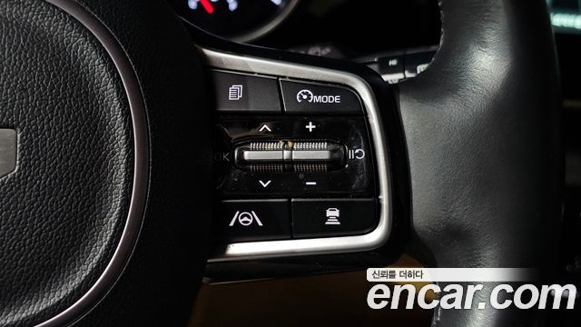 Kia Canival 2023 — photo 17