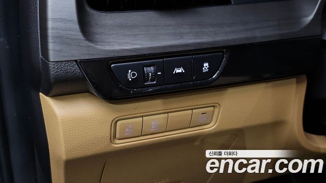 Kia Canival 2023 — photo 18