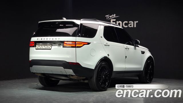 Land Rover Discovery 2019 — photo 2