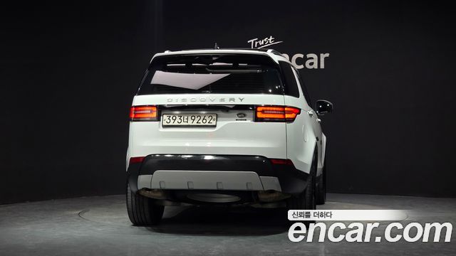 Land Rover Discovery 2019 — photo 4