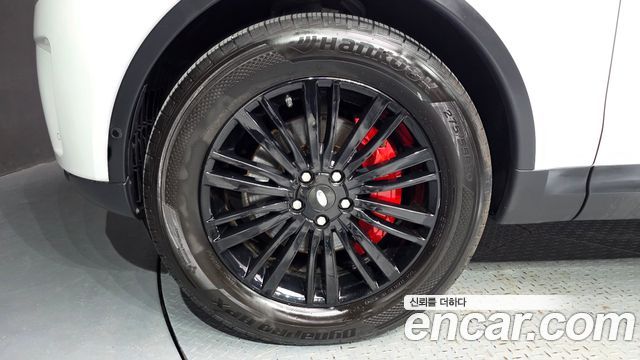 Land Rover Discovery 2019 — photo 5