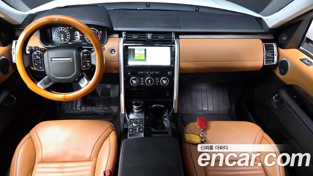 Land Rover Discovery 2019 — photo 10