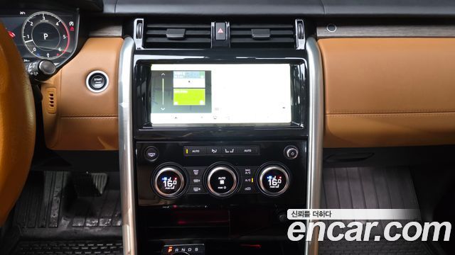 Land Rover Discovery 2019 — photo 20