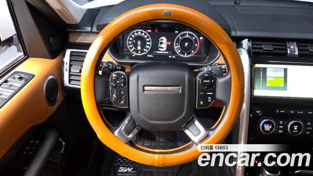 Land Rover Discovery 2019 — photo 23