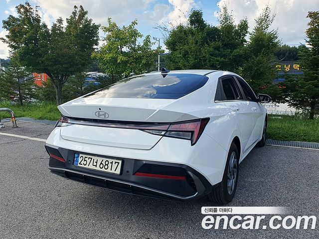 Hyundai AVANTE 2025 — photo 4