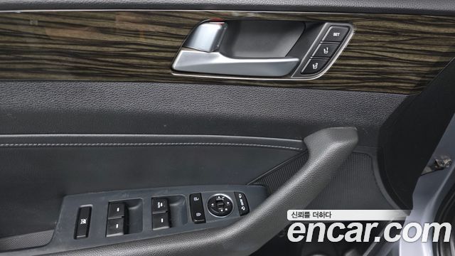 Hyundai Sonata 2016 — photo 17