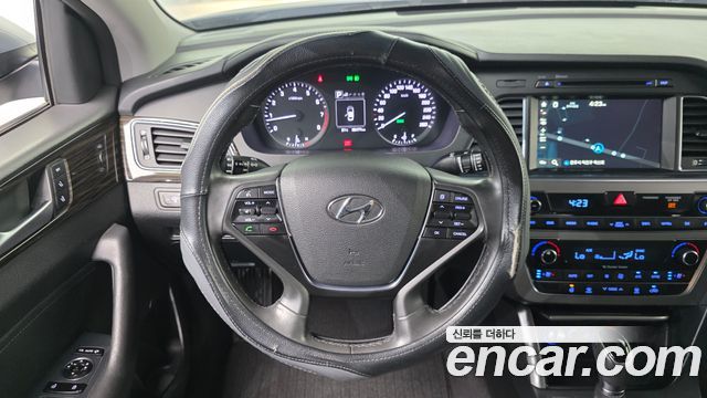 Hyundai Sonata 2016 — photo 19