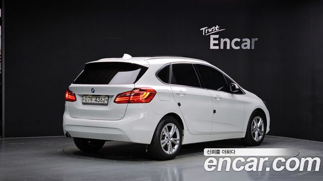 BMW 2-Series 2017 — photo 2
