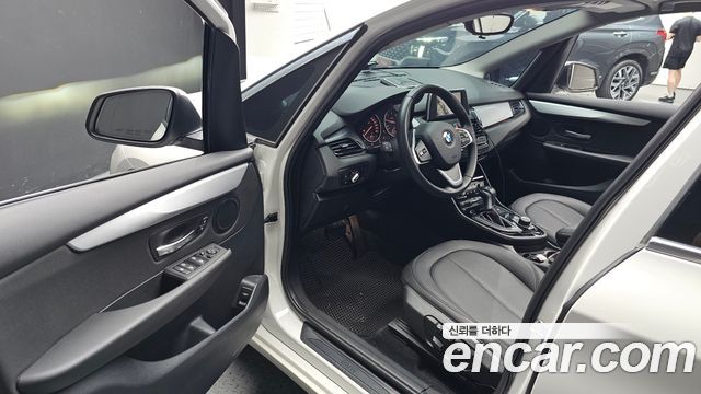 BMW 2-Series 2017 — photo 10