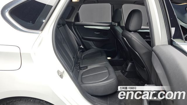 BMW 2-Series 2017 — photo 11