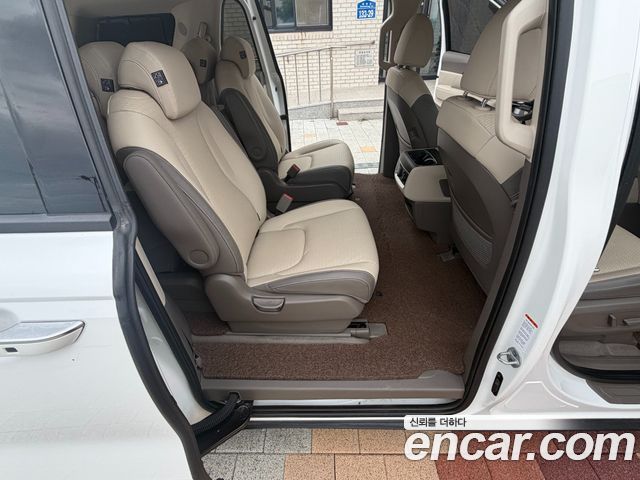 Kia Canival 2025 — photo 16