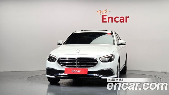 Mercedes-Benz E-Class 2023 — photo 3