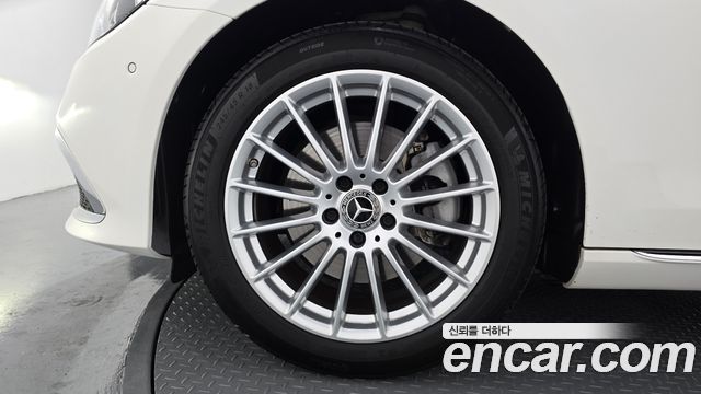 Mercedes-Benz E-Class 2023 — photo 5